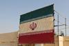 نصب پرچم جمهوری اسلامی ایران بر فراز ساختمان بعثه و ستاد حج در مدینه