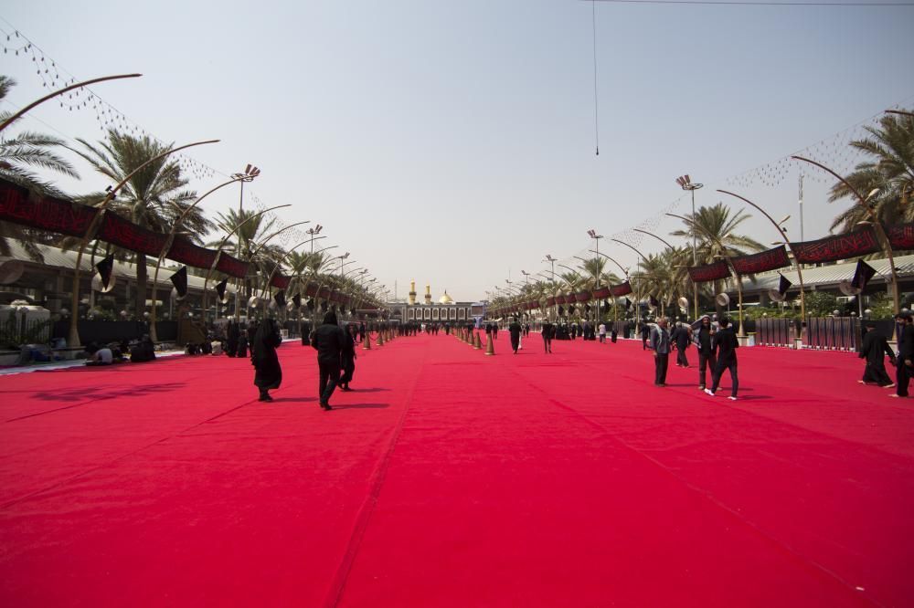 مفروش کردن بین الحرمین با بیش از ۲۰ هزار متر مربع فرش قرمز رنگ
