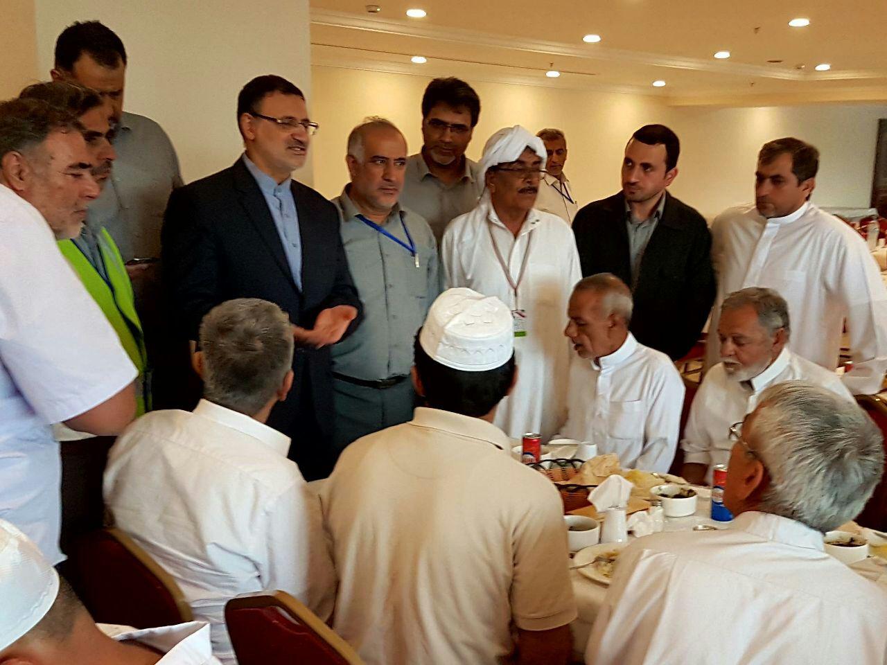 دیدار ریاست سازمان حج و زیارت با حجاج اهل سنت ایرانی مستقر در هتل جوهره المنصور مکه مکرمه / عکس